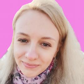 I'm Alena Tikhomirova (-) and I'm pictured here